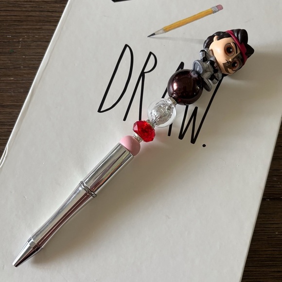 Disney Doorables: Star Wars: Hunter handmade beaded pen - Picture 2 of 3